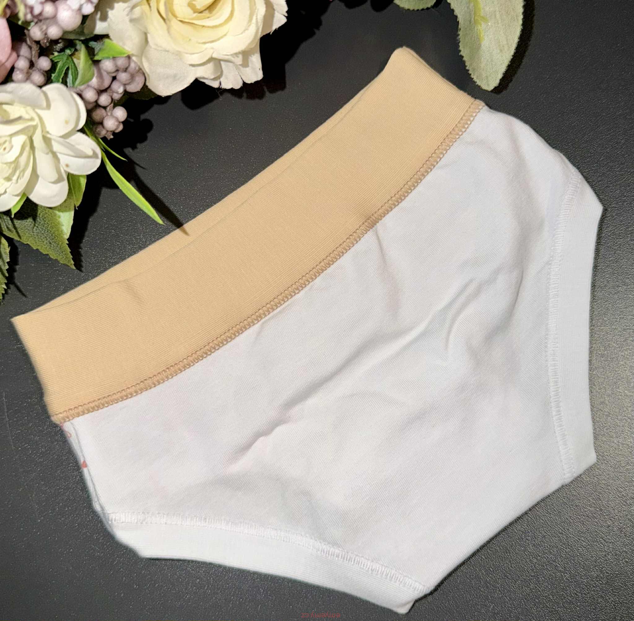 Dívčí kalhotky ALVADA B9708 bianco/nude   11/12